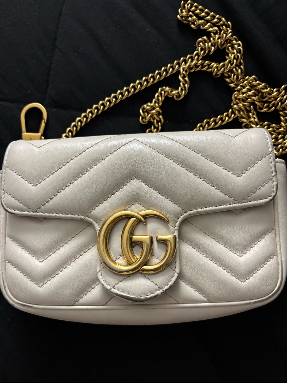 Gucci GG Marmont matelassé leather super mini bag - Picture 2 of 12